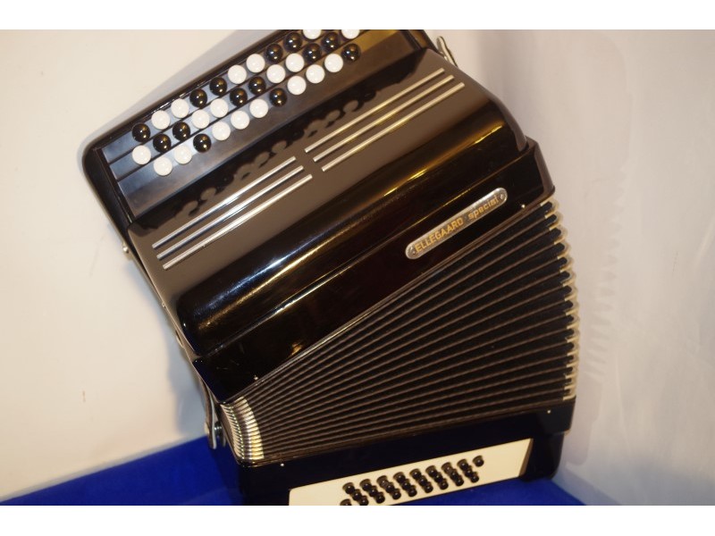 Ellegaard Pigini free bass accordion